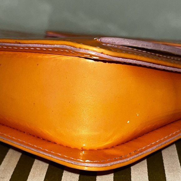 Louis Vuitton Vernis Moto Shoulderbag - Picture 3 of 10